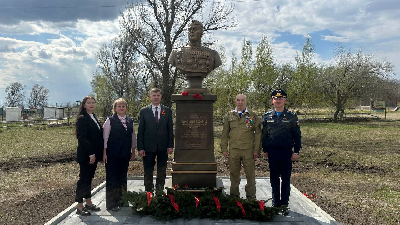 Память о Маршале Василевском: Открытие бюста в войсковой части.