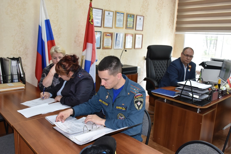 Обеспечение безопасности детей в летних лагерях Михайловского округа.