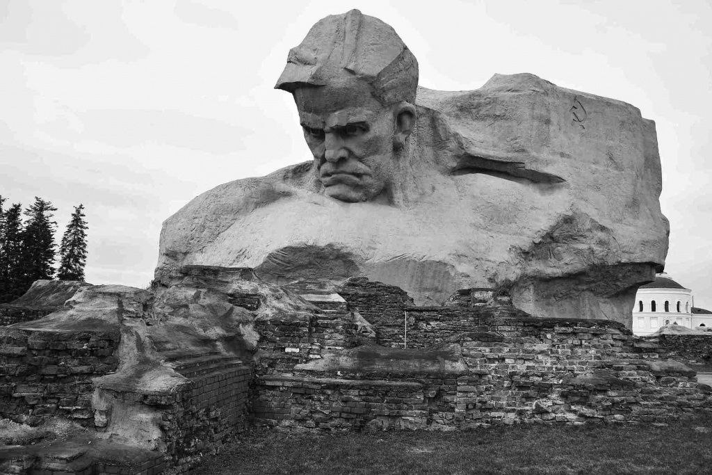 МБОУ СОШ с.Первомайское Час памяти «Легендарная крепость Брест».