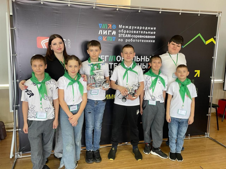 Команда "Крушановцы" из МБОУ СОШ им. А.И. Крушанова победили в чемпионате по робототехнике.. Команда "Крушановцы" из МБОУ СОШ им. А.И. Крушанова победили в чемпионате по робототехнике..